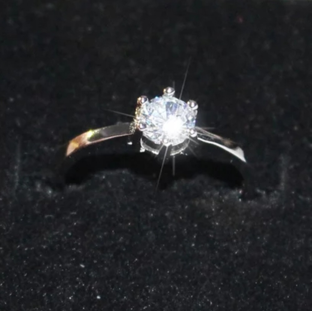 Rhodium plated Moissanite Solitaire ring Sz 7 3ct